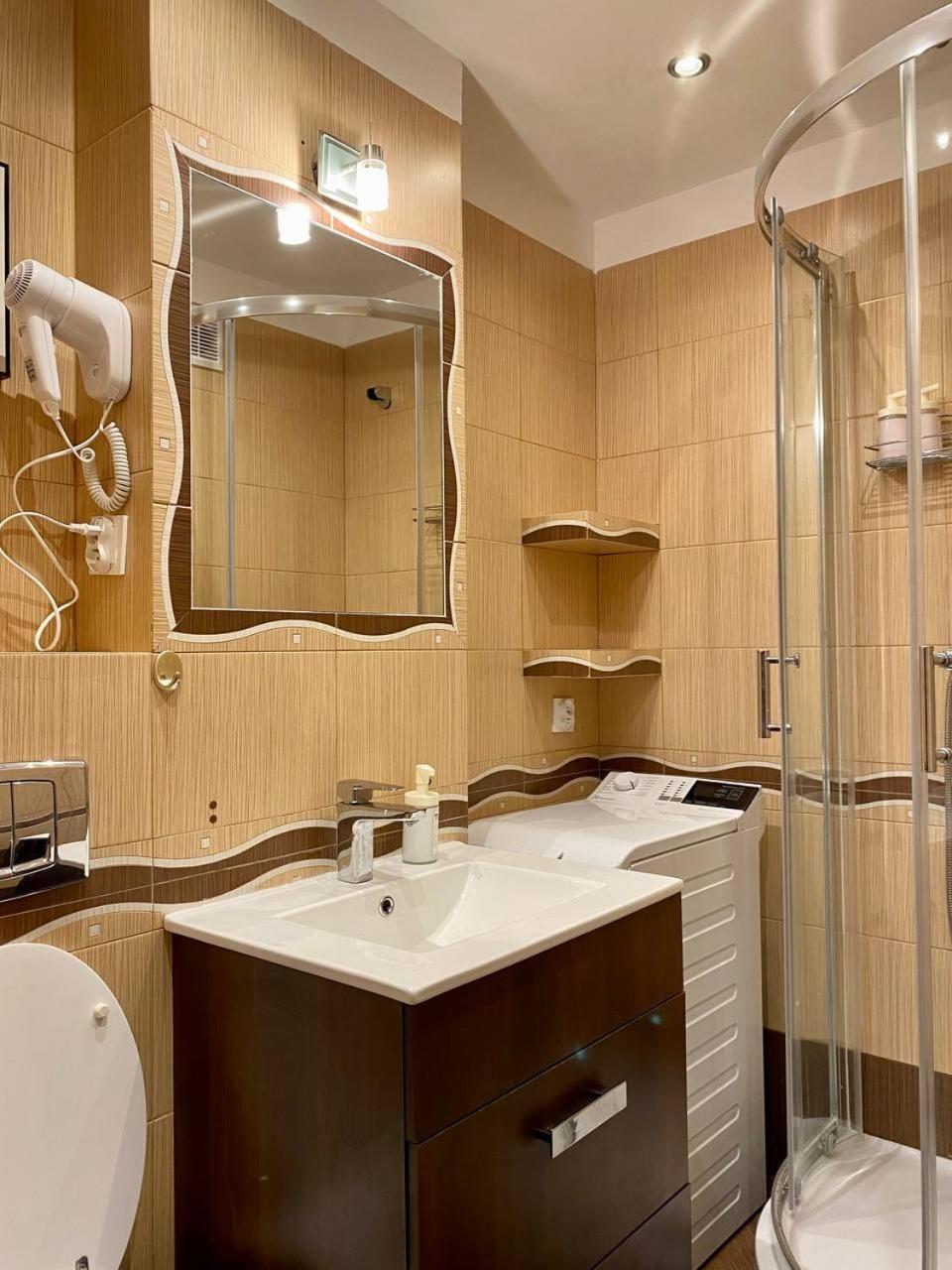 Halby Rooms In The Very Center Of Varşovia Exterior foto