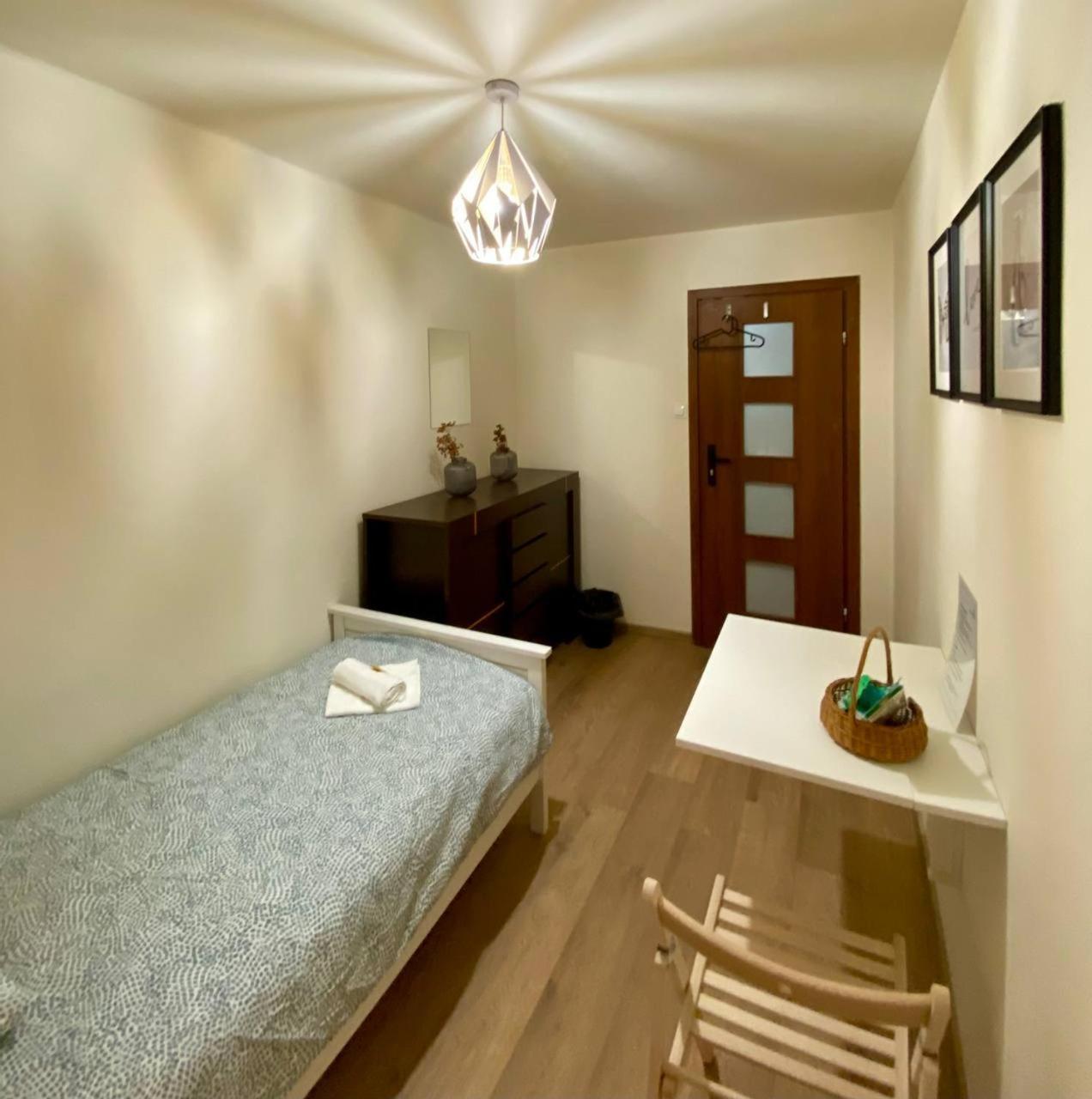Halby Rooms In The Very Center Of Varşovia Exterior foto